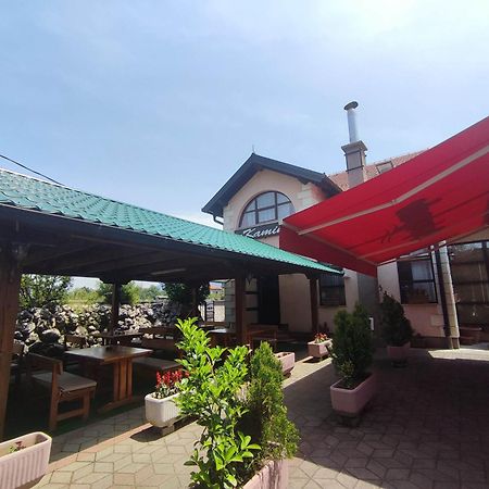 Pansion Kamin Bed and Breakfast Lukavica Buitenkant foto