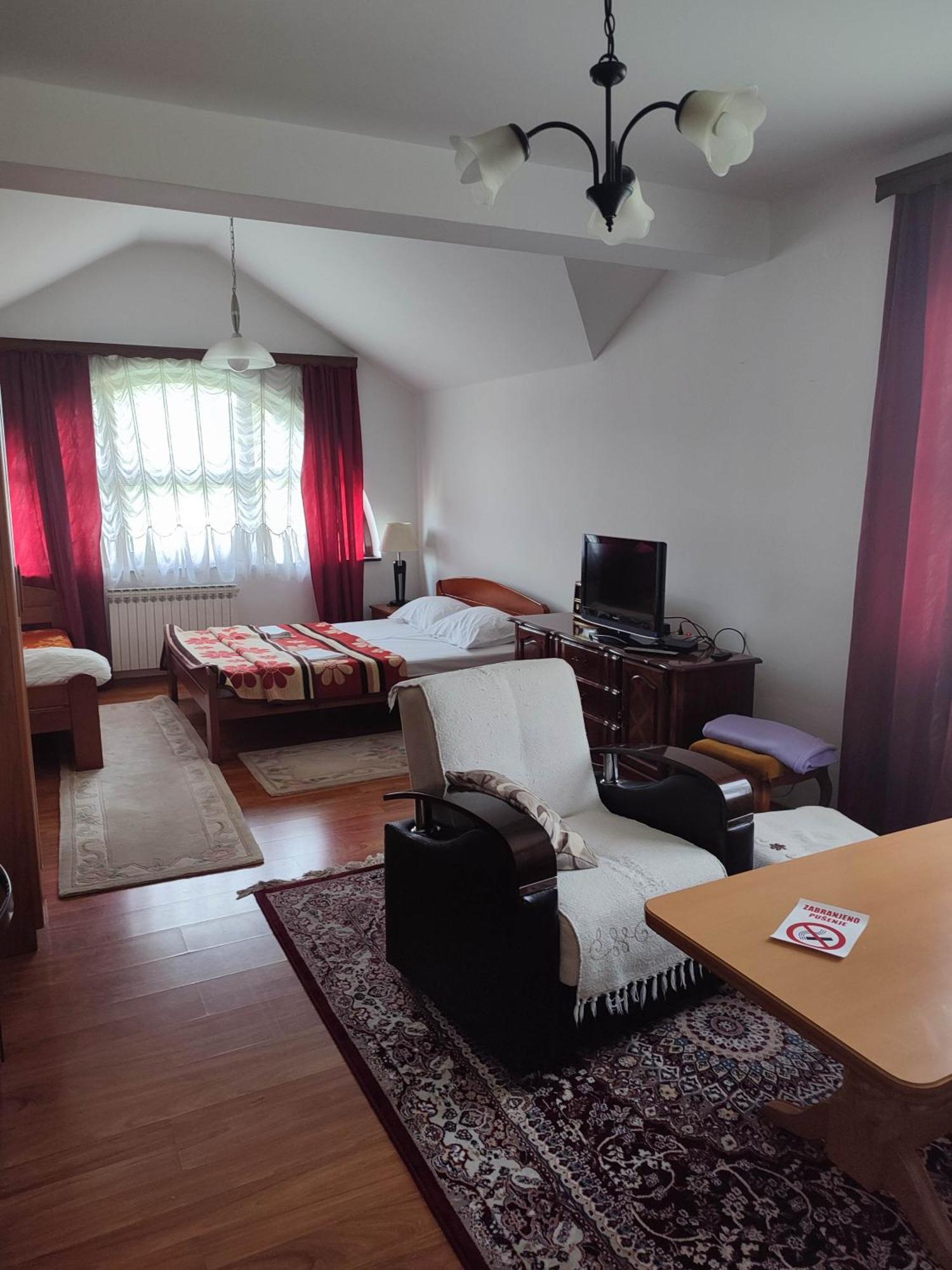 Pansion Kamin Bed and Breakfast Lukavica Buitenkant foto